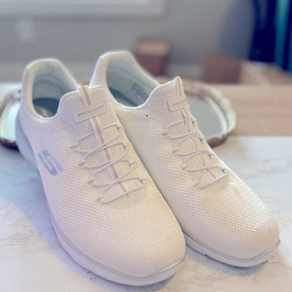 Skechers Summits Cool Classic Sneaker Shoes White Women US 11